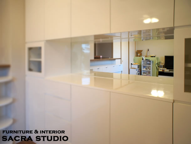 �ǖʎ��[�ƃJ�E���^�[�����[