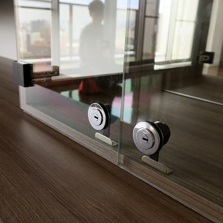 ���������[