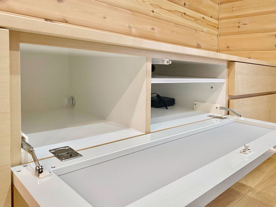 �ǖʎ��[�Ƌ�