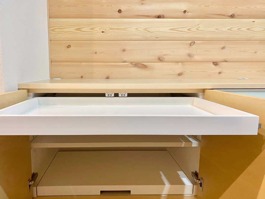 �ǖʎ��[�Ƌ�