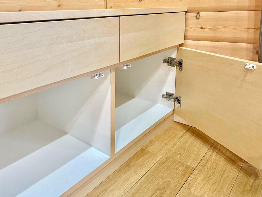 �ǖʎ��[�Ƌ�