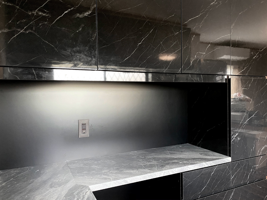 �ǖʎ��[�Ƌ�