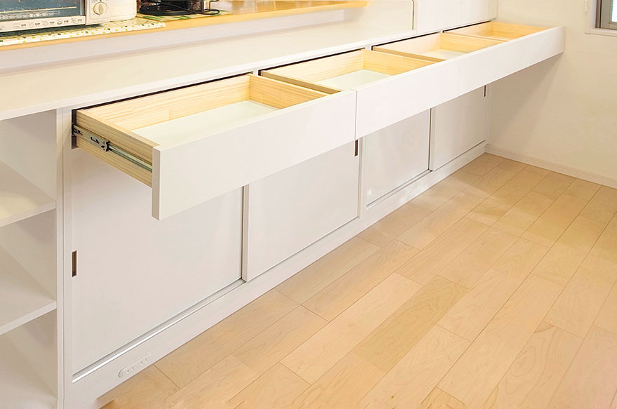 �ǖʎ��[�Ƌ�