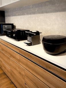 �ǖʎ��[�Ƌ�