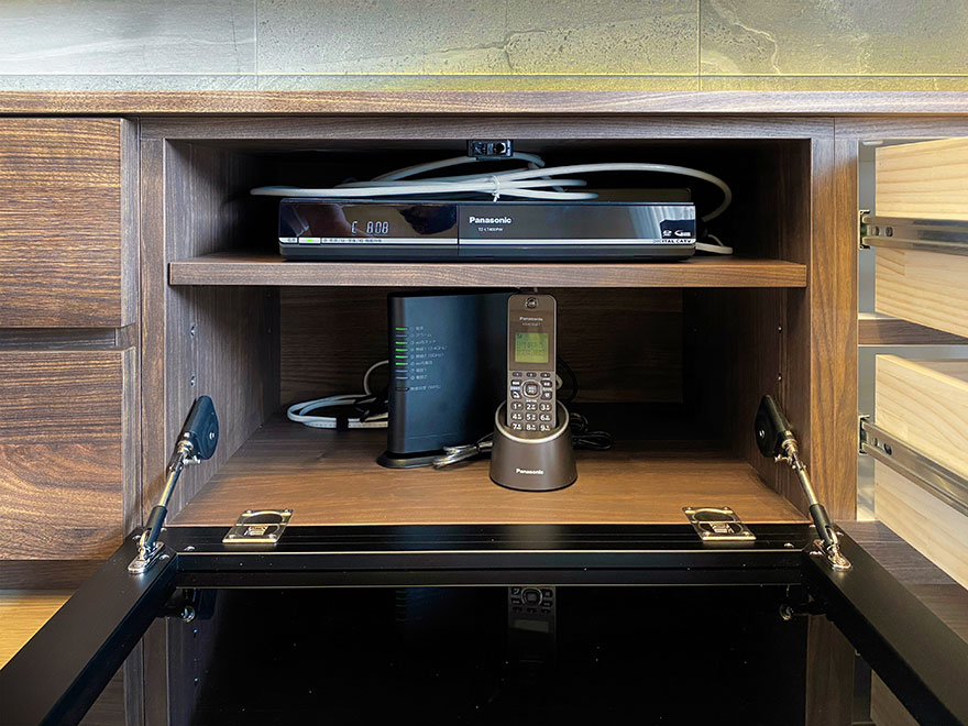 �ǖʎ��[�Ƌ�