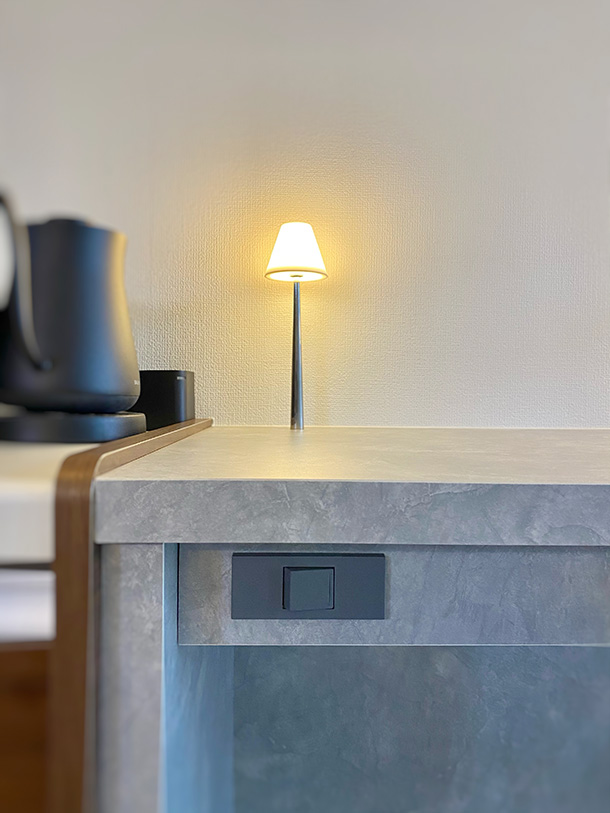 �ǖʎ��[�Ƌ�