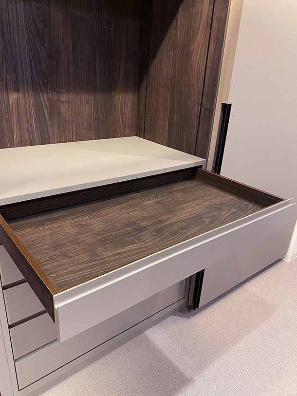 �ǖʎ��[�Ƌ�