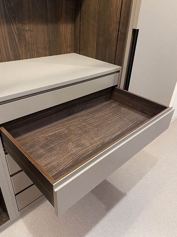 �ǖʎ��[�Ƌ�